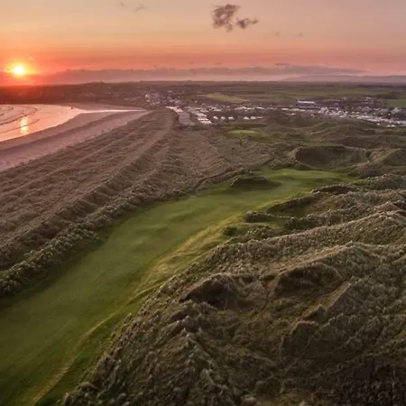 Golf Links View Apartment